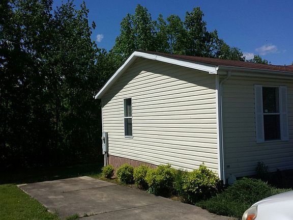 3rd image of 80 Willow Creek Dr