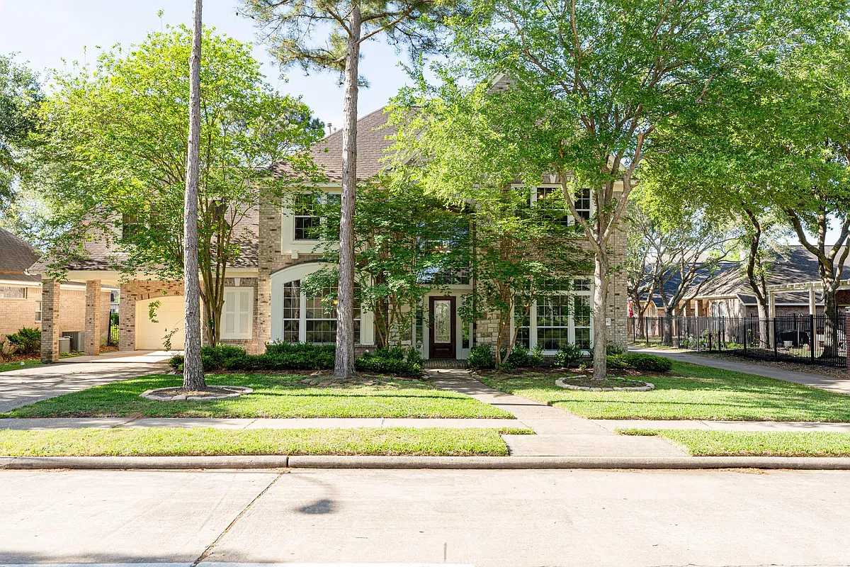Building Photo - 24319 Bay Hill Blvd