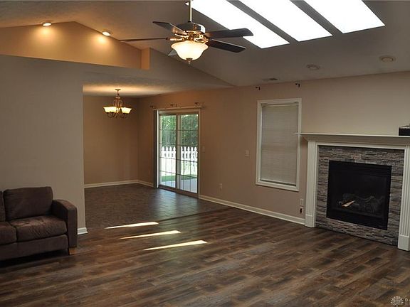 5th image of 2573 Huntington Dr