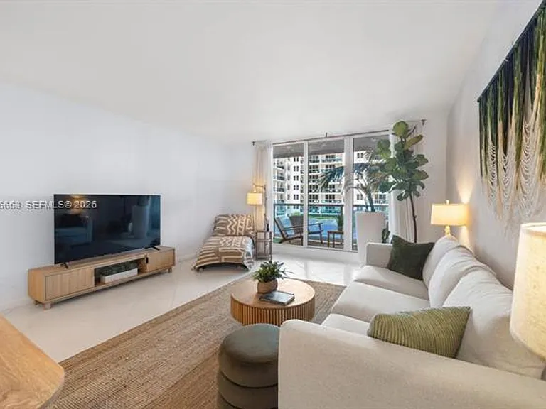 2301 Collins Ave #519 — Photo 20