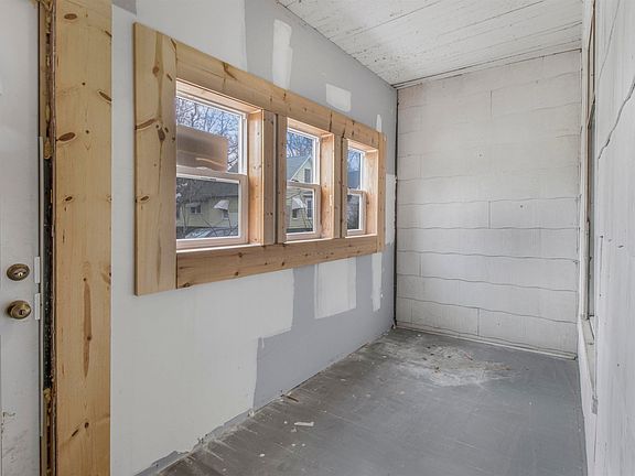 5th image of 190 Laurel Ave