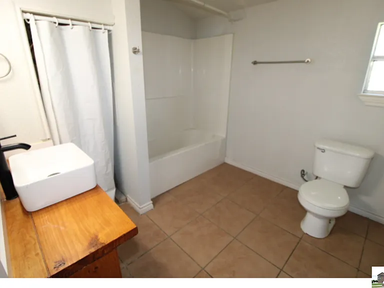 714 S 20th St #B — Photo 13
