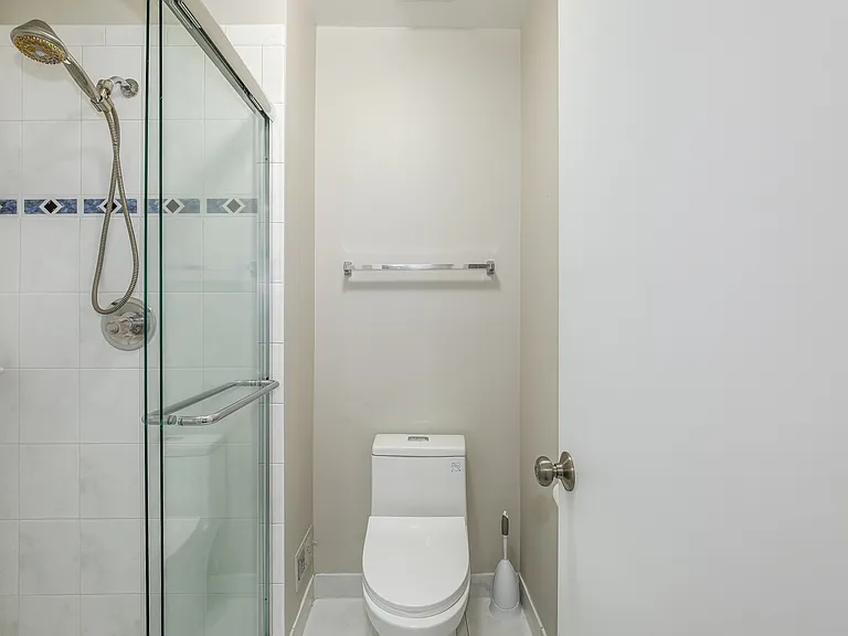 2526 S Arlington Mill Dr — Photo 11