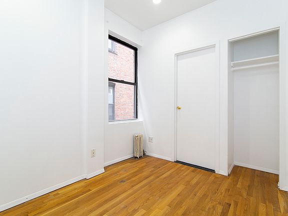 3rd image of 229 E 53rd St #33W