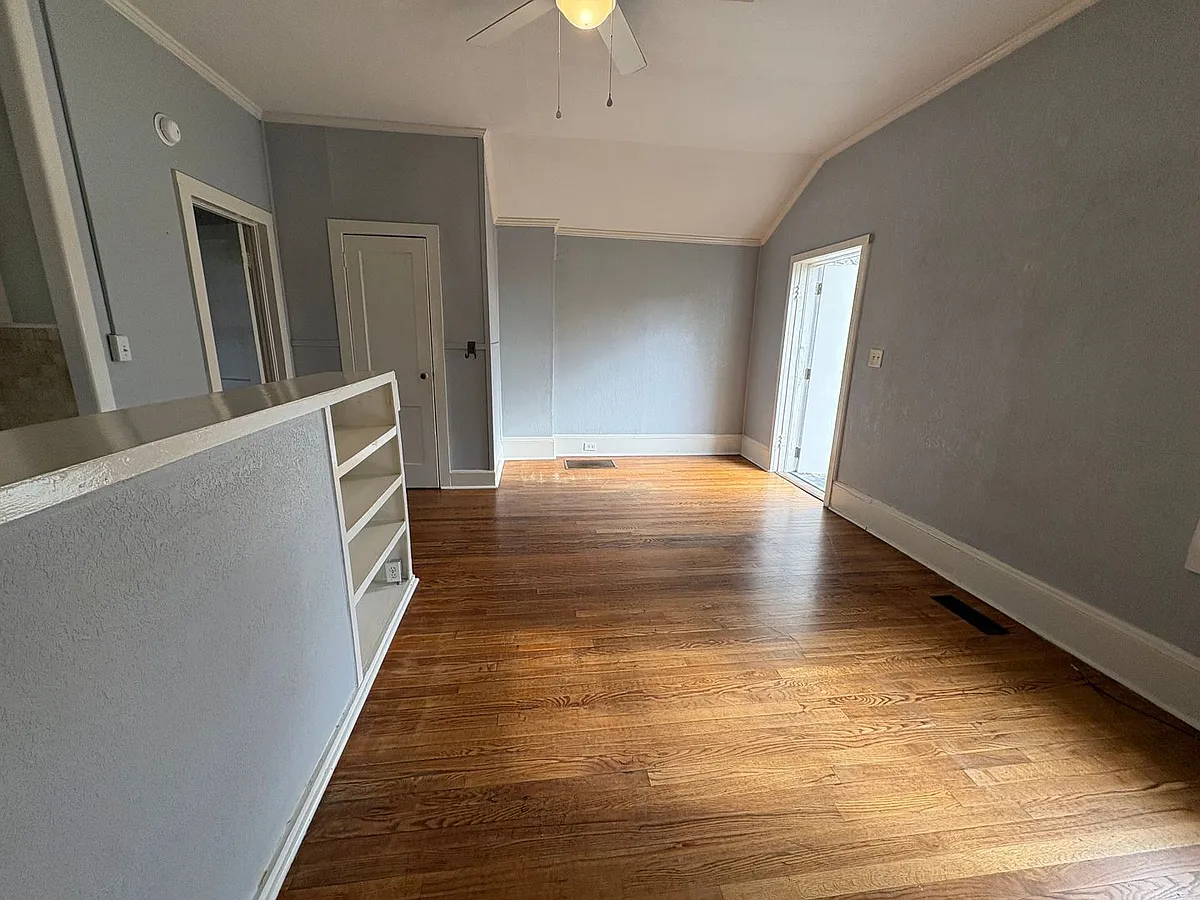 Photo 2 of 6 - 2585 Napier Ave #C - Macon, GA Building Photo - 2585 Napier Ave #C