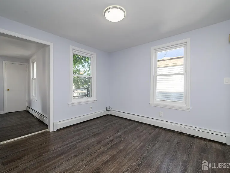 74 Albert St — Photo 5