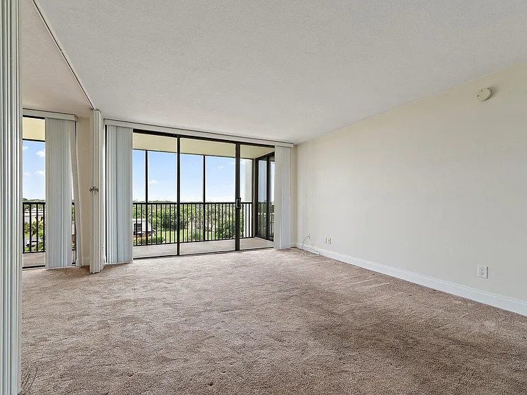 1605 S US Highway 1 #M1-506 — Photo 10