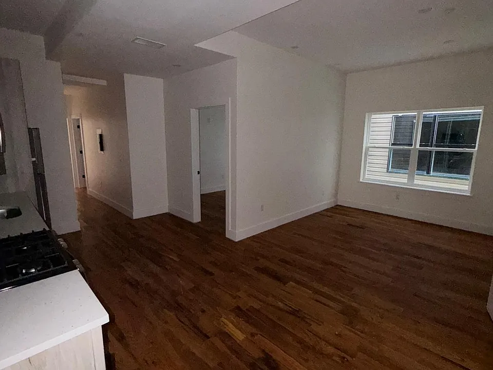 143 Roseville Ave #B