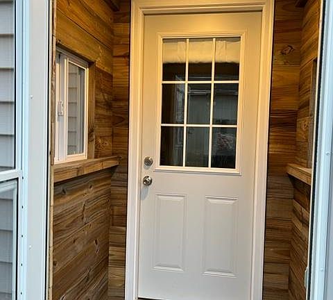 Entry/mudroom