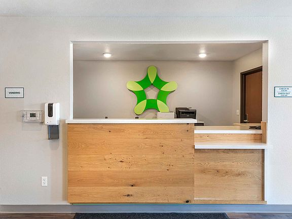 Lobby and Guest Check-in