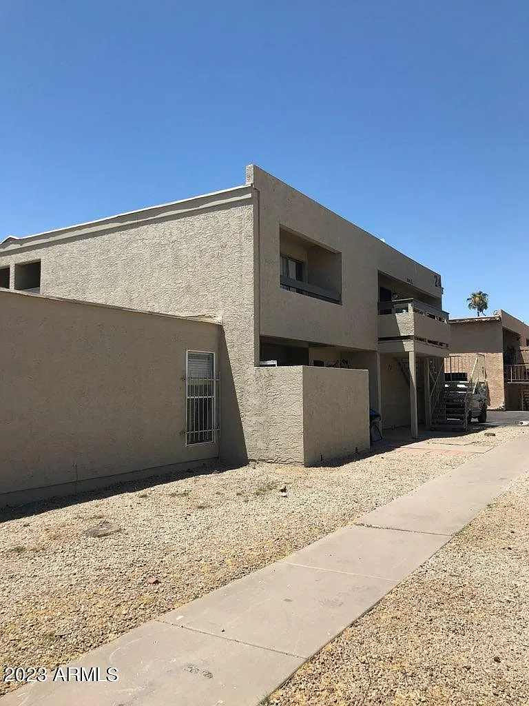 2 bed, 1.5 bath, 1036 sqft, $1,500 — Photo 1
