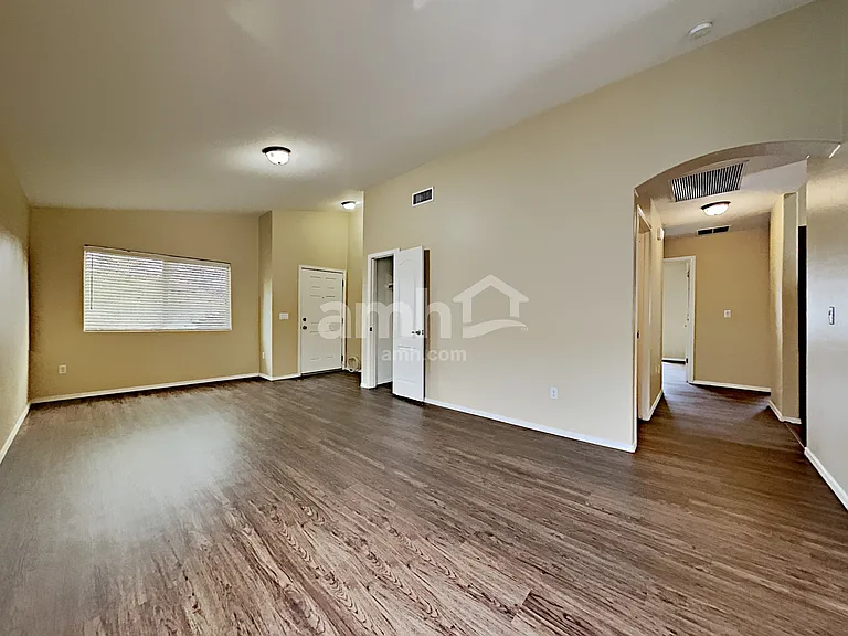 4133 E Lushfield Dr — Photo 8