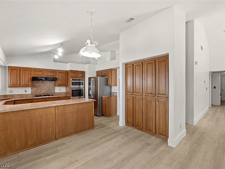 360 Humboldt North Dr — Photo 20