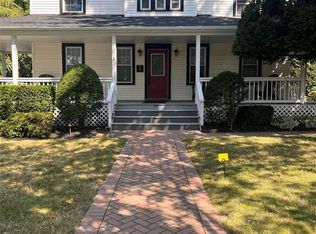 5 Maplewood Rd, Huntington Station, NY 11746