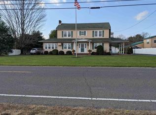 449 Middle Rd FLOOR 2, Hammonton, NJ 08037