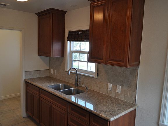 3rd image of 7748 Pickering Ave