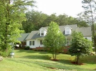 140 Asbury Rd, Nitro, WV 25143