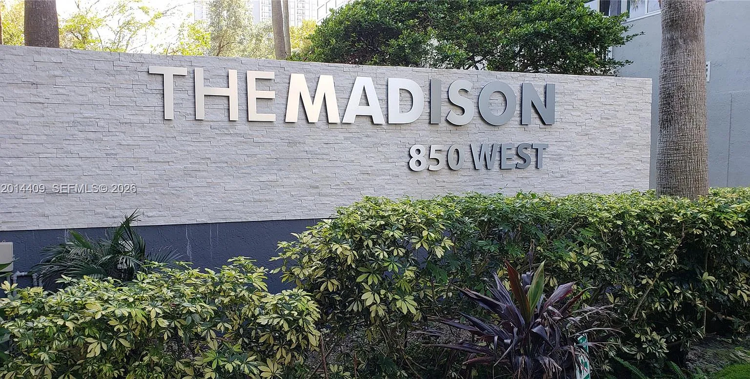 Madison Downtown Condo — Photo 1