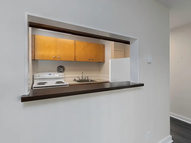 Cordova Apartments — Photo 51