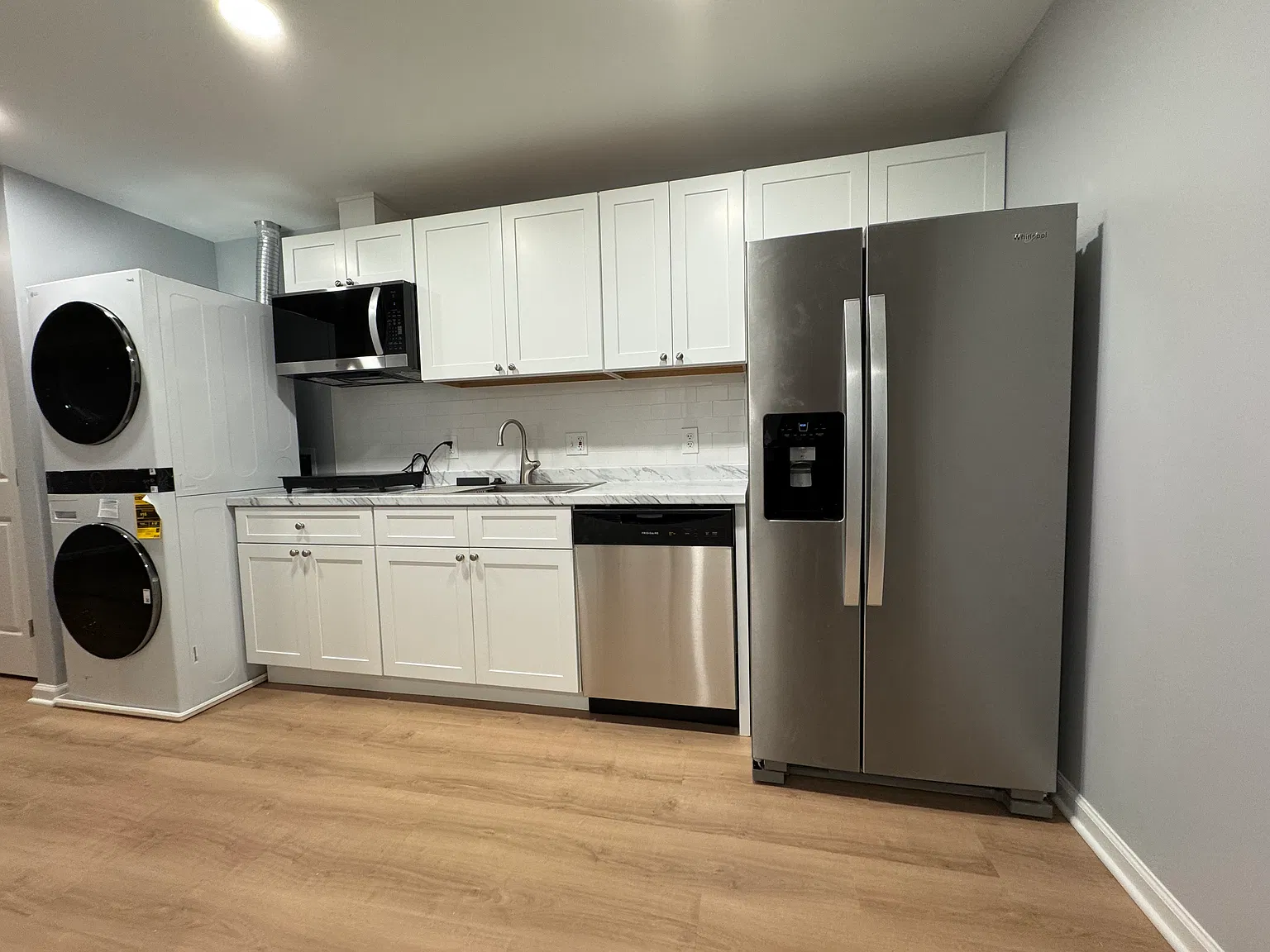 1 bed, 1000 sqft, $1,600 — Photo 1