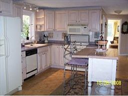 3rd image of 7 Rebecca Dr