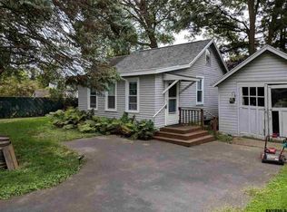 17 Princetown Rd, Schenectady, NY 12306