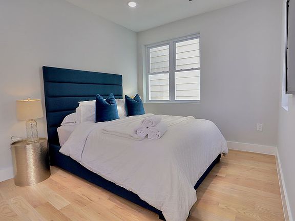 3rd image of 443 Bergen Ave #2A