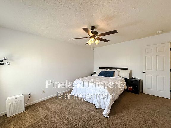 3rd image of 815 Zapata Ln