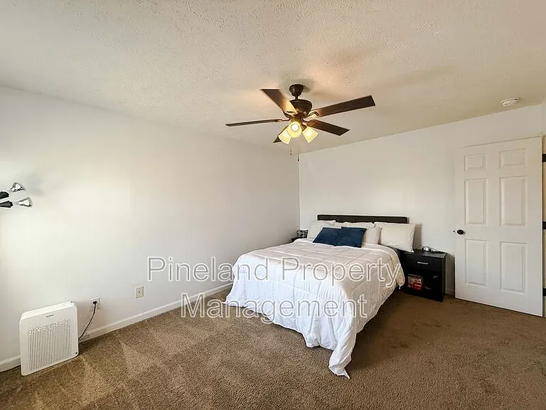 815 Zapata Ln — Photo 3