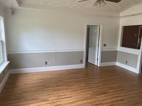 2nd image of 202 Wynwood Ct