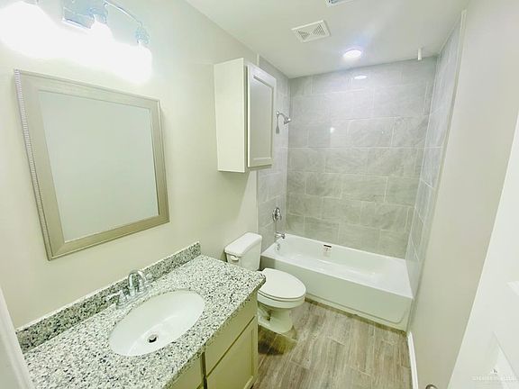 3rd image of 1105 W Kennedy St #25