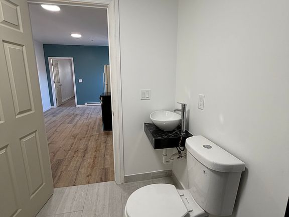 3rd image of 41 N Front St #8