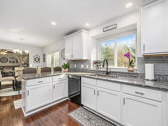 3rd image of 30744 Asbury Hill Dr