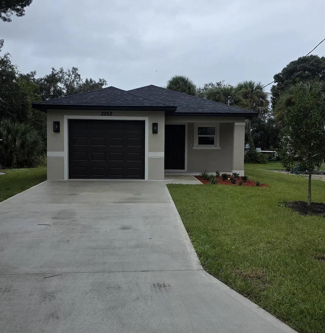 3 bed, 2.0 bath, 1100 sqft, $1,800 — Photo 2