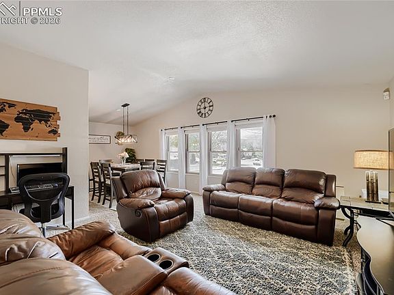 3rd image of 7452 Colonial Dr