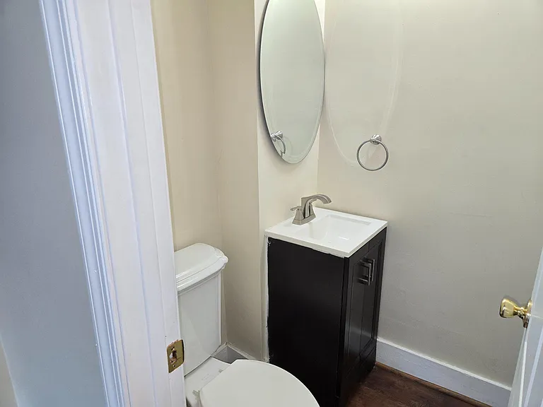 24 E Pall Mall St — Photo 7