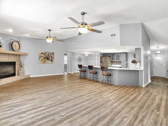 5th image of 7574 Gunstock Dr