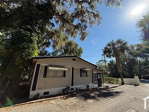 3 bed, $1,100 — Photo 4