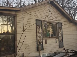 135 Mulberry Dr, Graford, TX 76449
