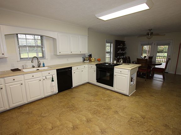 3rd image of 1340 Nevada St