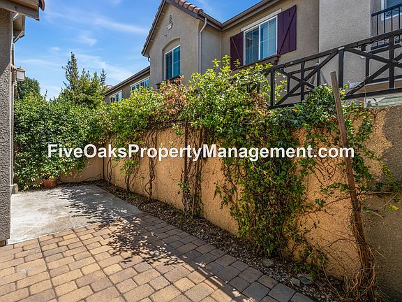 3rd image of 101 Matisse Ln #101