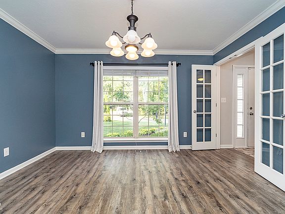 5th image of 1649 Hunting Horn Cir