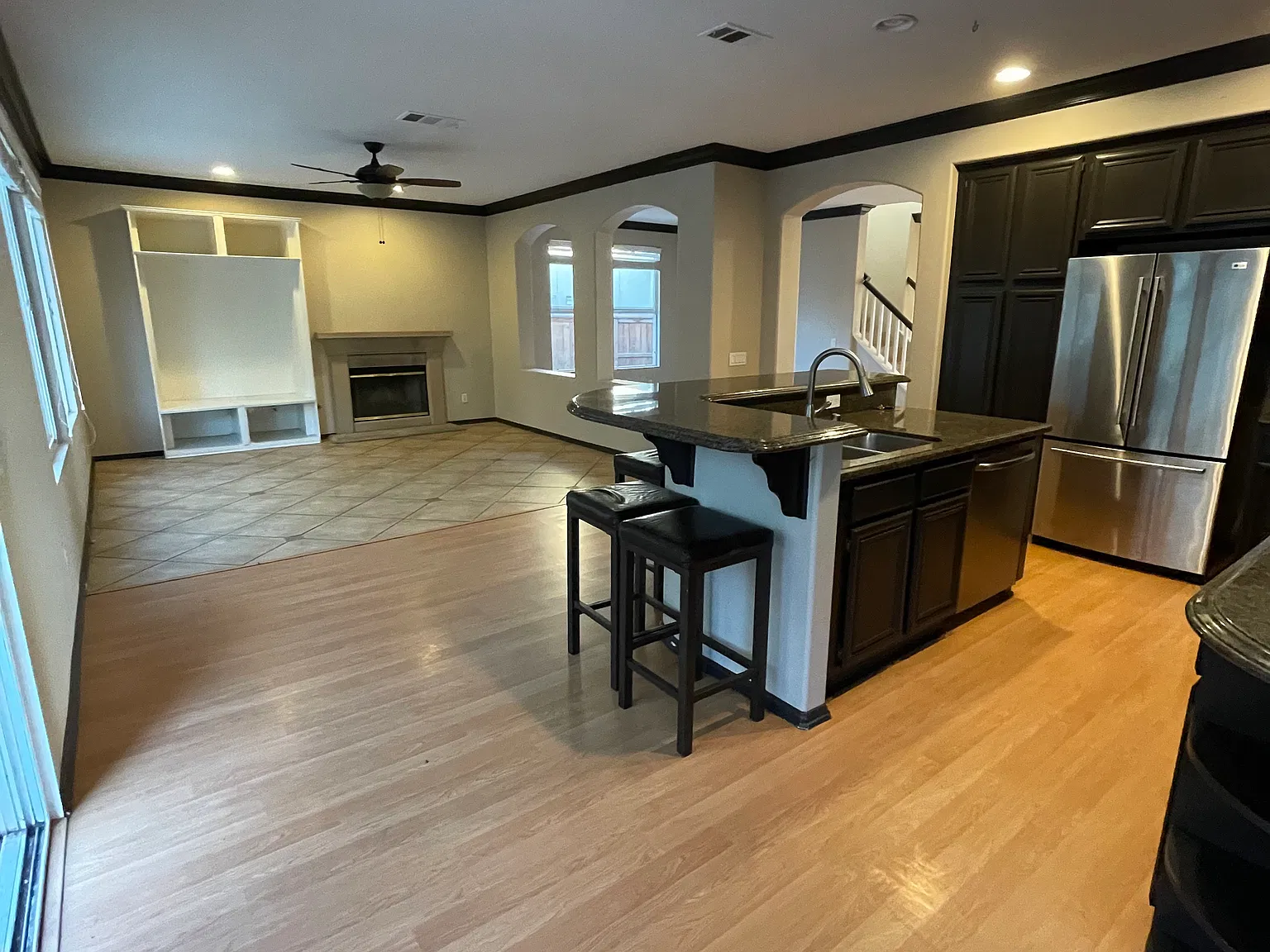 5 bed, 2900 sqft, $5,600 — Photo 2