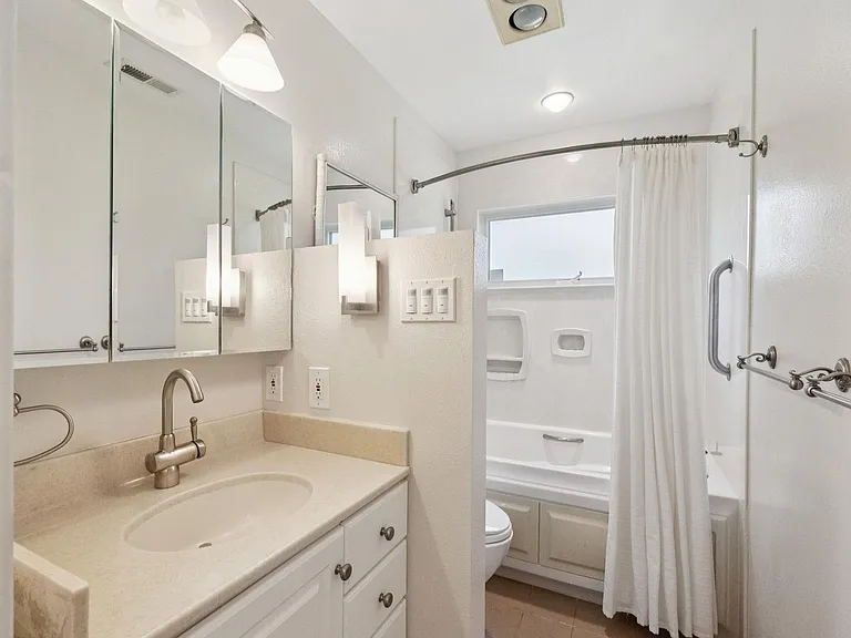 970 Palo Alto Ave — Photo 44