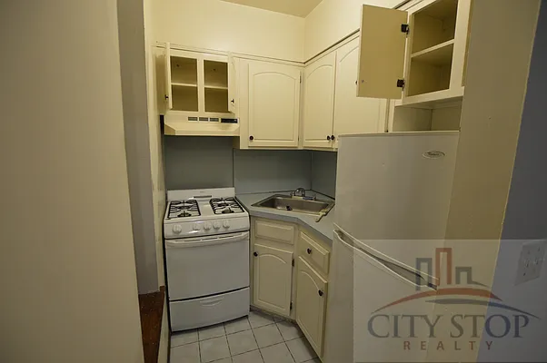 Rented by City Stop Realty | media 51