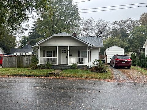 2nd image of 108 S Tracy St