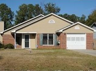 5760 Pepperbush Dr, Fayetteville, NC 28304