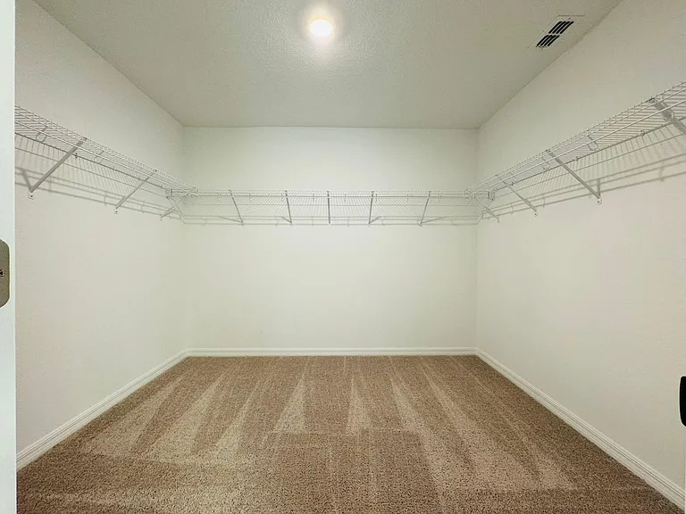2175 Derwent Dr — Photo 12