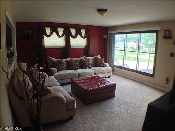 2nd image of 9940 Crestwood Dr