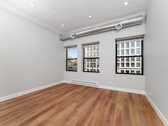 5th image of 1219 W Devon Ave #201